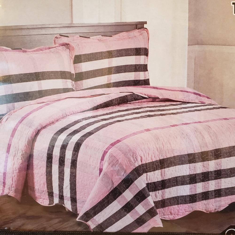 QUEEN SIZE QUILT/BEDSPREAD 3-PC
